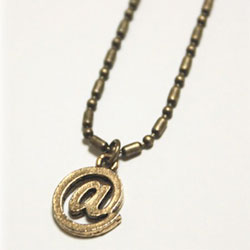 ＠マークネックレス